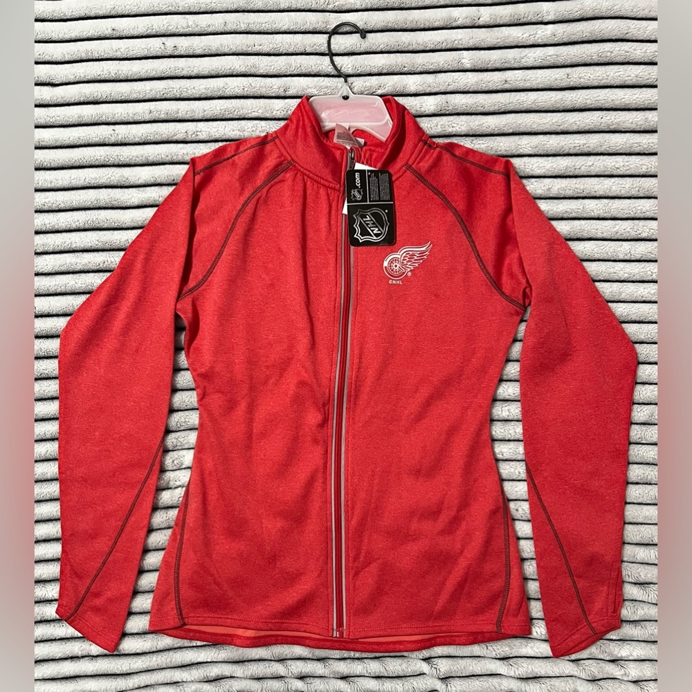 Women’s Medium Red Wings Athletic Zip-Up